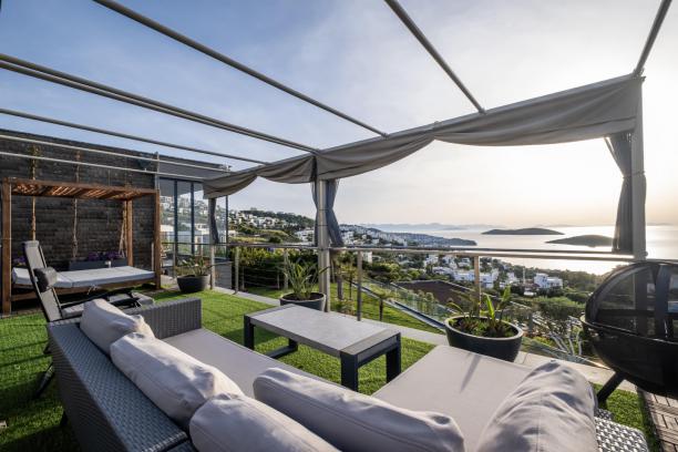 5+2 Luxury Villa with Private Pool and Unblocked Sea View in Yalikavak