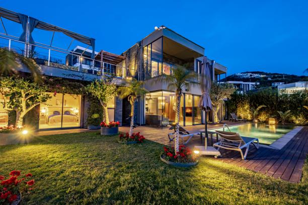 5+2 Luxury Villa with Private Pool and Unblocked Sea View in Yalikavak