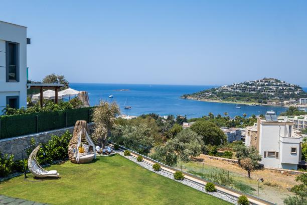 5+2 Villa with Private Pool and Sea View in Yalikavak