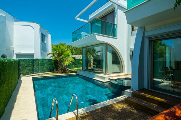 Bodrum Konacik centrally located detached 4+1 villa with private pool