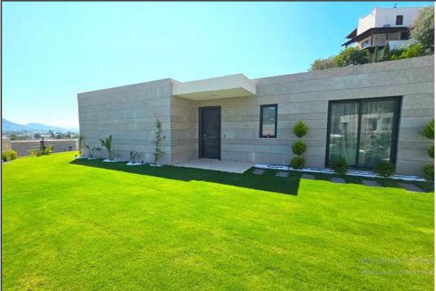 3+1 Single Storey Detached Villa with Sea View and Private Pool in Bodrum Yalıkavak