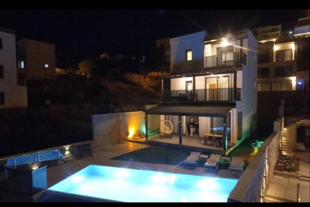 4+1 Villa with Sea View and Private Pool in Bodrum Kadıkalesi