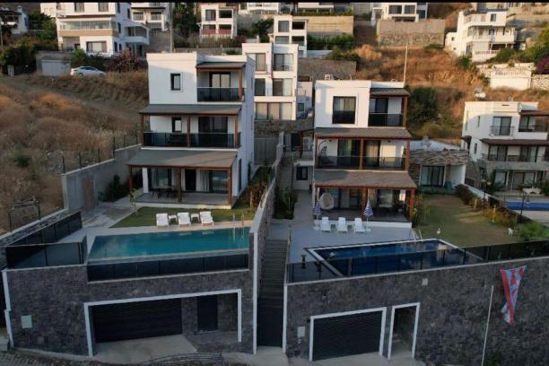 5+1 Villa with Sea View and Private Pool in Bodrum Kadıkalesi