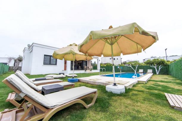 3+1 Detached Summer Villa for Rent in Bodrum Turgutreis Kadıkalesi with Private Pool 100 meters from the Sea