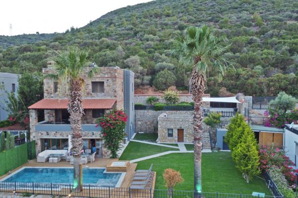 6+1 Villa with Sea View, Private Pool and Jacuzzi in Bodrum Torba