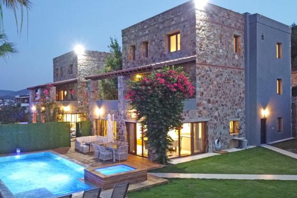 6+1 Villa with Sea View, Private Pool and Jacuzzi in Bodrum Torba