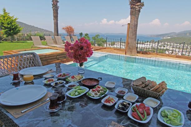 6+1 Villa with Sea View, Private Pool and Jacuzzi in Bodrum Torba
