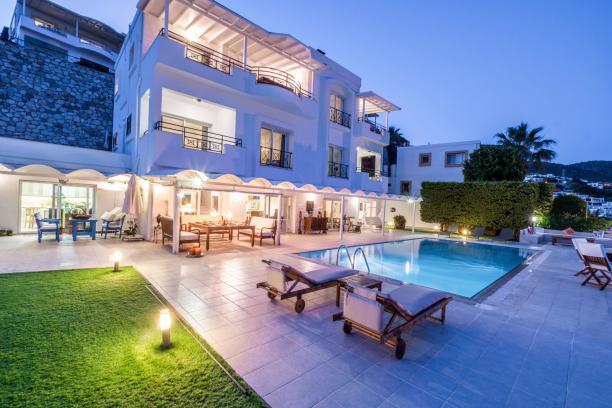 4+1 Villa for Rent with Sea View, Private Pool and Garden in Bodrum Center