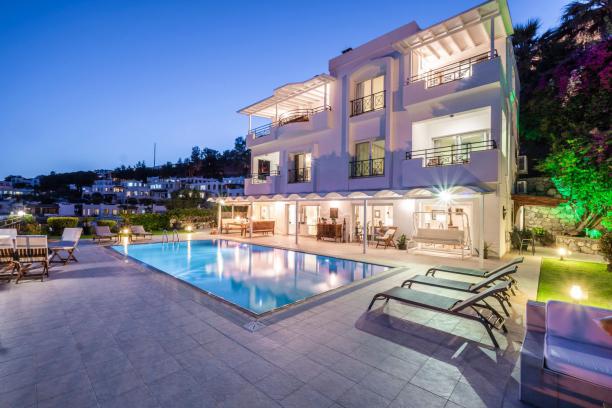 4+1 Villa for Rent with Sea View, Private Pool and Garden in Bodrum Center