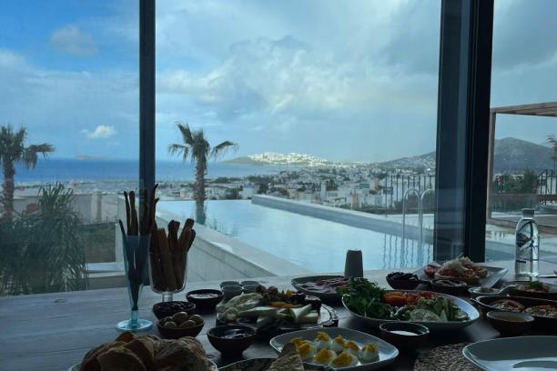 6+1 Villa with Private Pool and Sea View for Rent in Bodrum Turgutreis