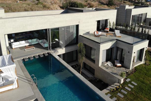 6+1 Villa with Private Pool and Sea View for Rent in Bodrum Turgutreis
