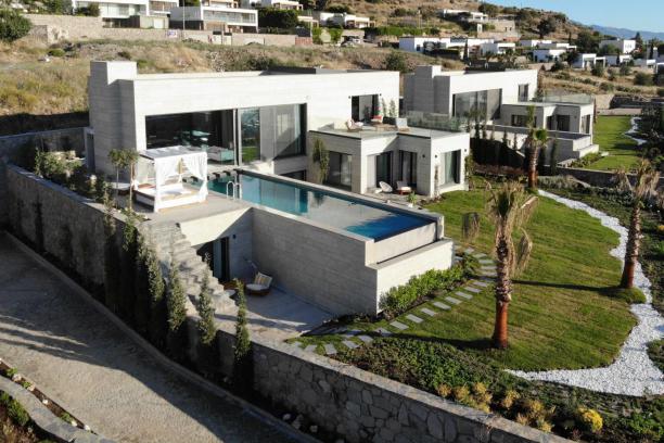 6+1 Villa with Private Pool and Sea View for Rent in Bodrum Turgutreis