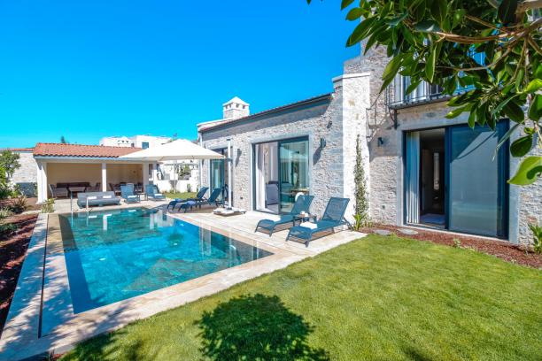 3+1 Villa with Private Pool in Bodrum Ortakent Yahşi