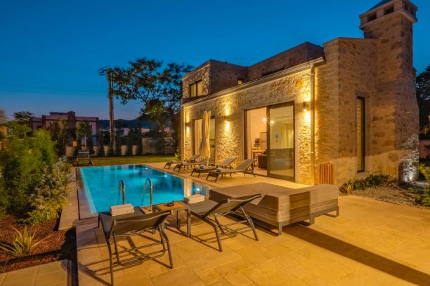 Detached Villa with Private Pool in Bodrum Ortakent Yahsi