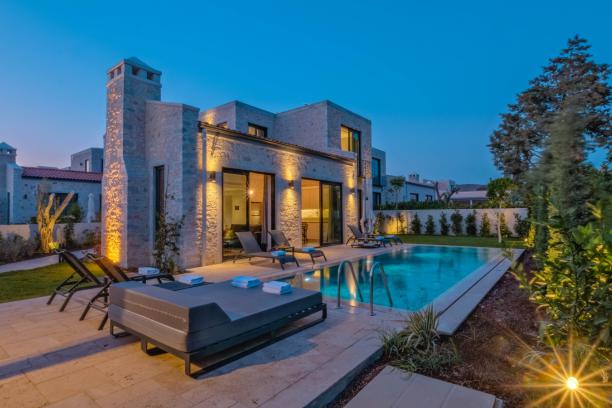 Detached Villa with Private Pool in Bodrum Ortakent Yahsi