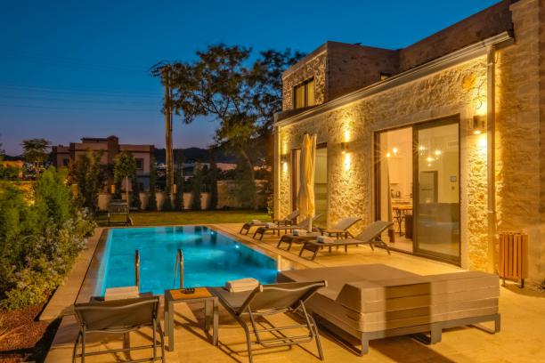Detached Villa with Private Pool in Bodrum Ortakent Yahsi
