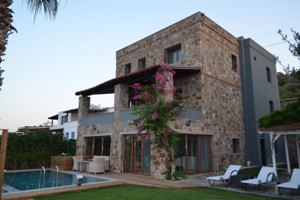 6+1 Villa with Sea View, Private Pool and Jacuzzi in Bodrum Torba
