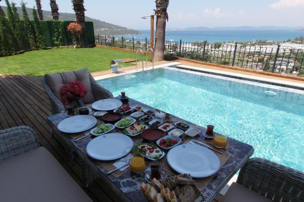 6+1 Villa with Sea View, Private Pool and Jacuzzi in Bodrum Torba
