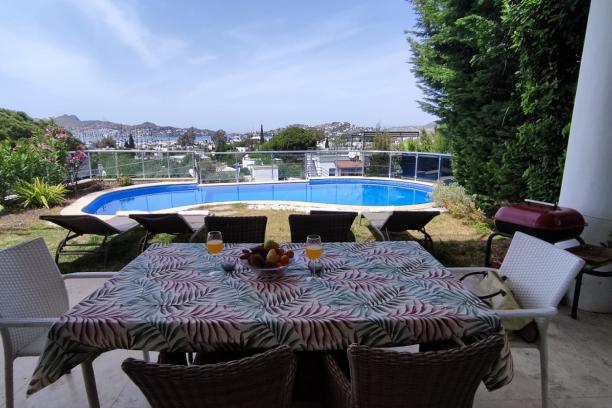 3+1 Detached Villa with Private Pool in Central Location in Yalikavak