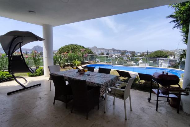 3+1 Detached Villa with Private Pool in Central Location in Yalikavak