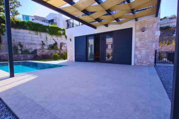 Central 4+1 Villa for Rent with Private Pool in Ortakent