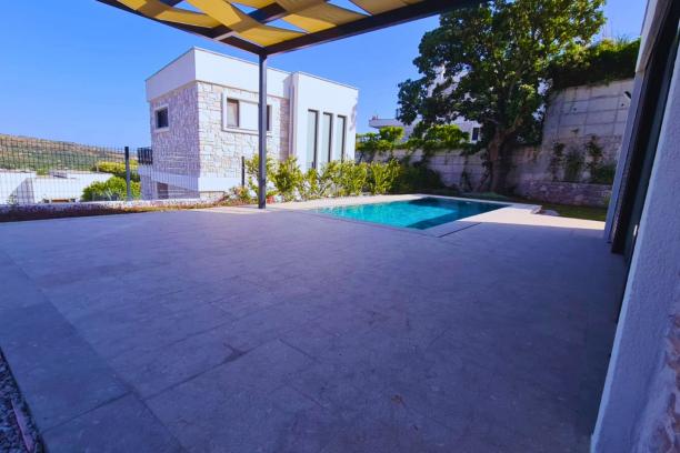 Central 4+1 Villa for Rent with Private Pool in Ortakent
