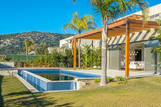 Bodrum Konacik 6+1 Villa with Private Pool for Rent