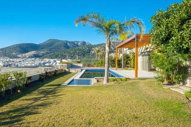 Bodrum Konacik 6+1 Villa with Private Pool for Rent