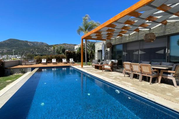 Bodrum Konacik 6+1 Villa with Private Pool for Rent