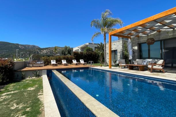Bodrum Konacik 6+1 Villa with Private Pool for Rent