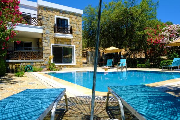 Conservative 3+1 Villa for Rent with Private Pool in Bodrum Dereköy