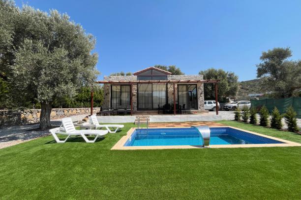 Stone House with Private Pool in Bodrum Yalıçiftlik
