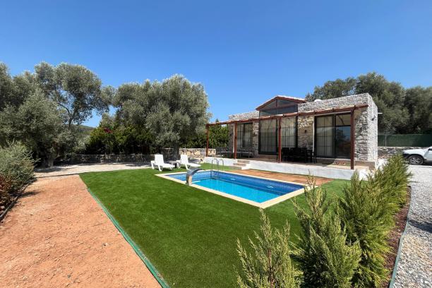 Stone House with Private Pool in Bodrum Yalıçiftlik