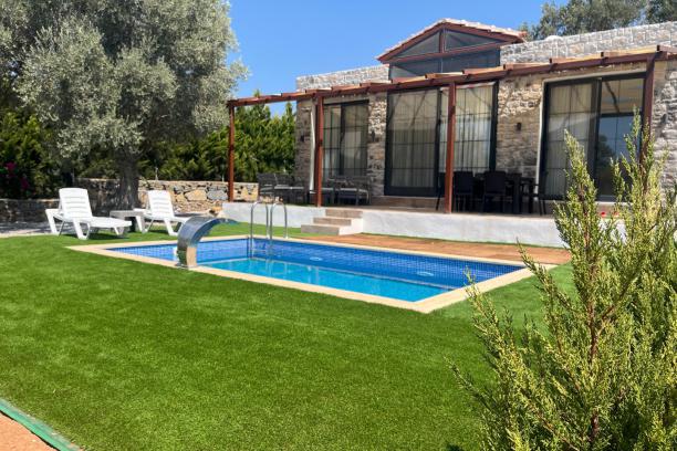 Stone House with Private Pool in Bodrum Yalıçiftlik