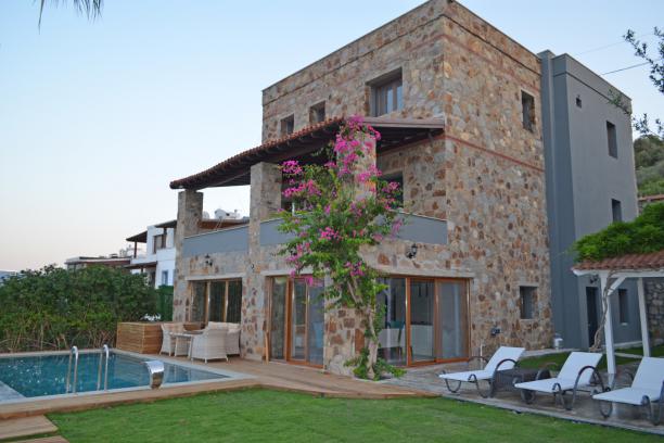 6+1 Villa with Sea View, Private Pool and Jacuzzi in Bodrum Torba