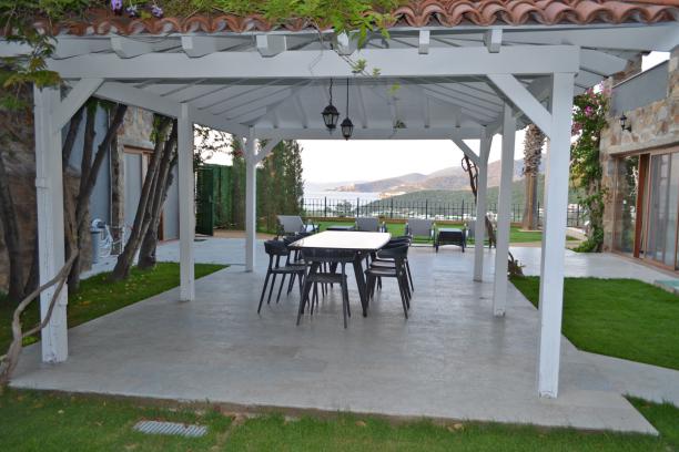 6+1 Villa with Sea View, Private Pool and Jacuzzi in Bodrum Torba