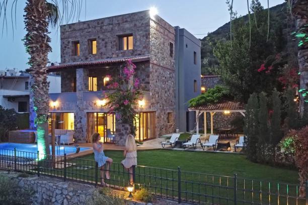 6+1 Villa with Sea View, Private Pool and Jacuzzi in Bodrum Torba