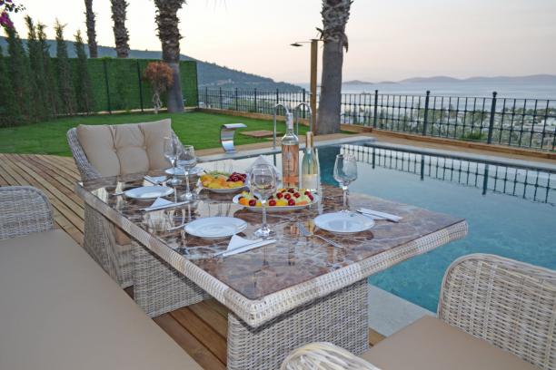 6+1 Villa with Sea View, Private Pool and Jacuzzi in Bodrum Torba
