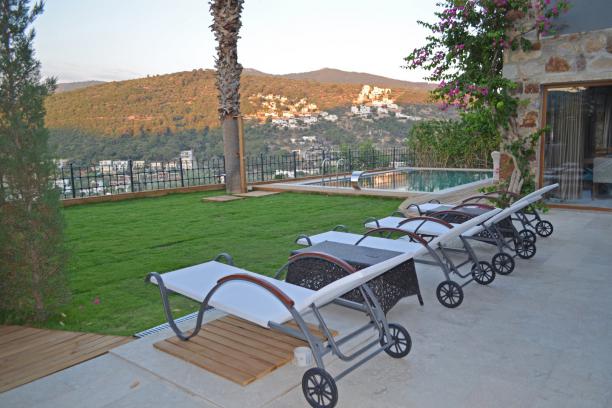 6+1 Villa with Sea View, Private Pool and Jacuzzi in Bodrum Torba