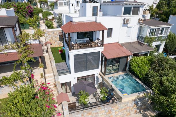 Villa for rent in Bodrum Bitez with private pool, heated pool option and sea view.