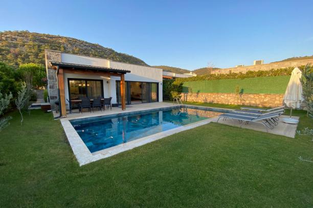 bodrum konacik private pool conservative detached 4+1 rental villa