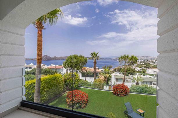 4+2 Rental Villa with Private Pool and Marina View in Bodrum Yalıkavak