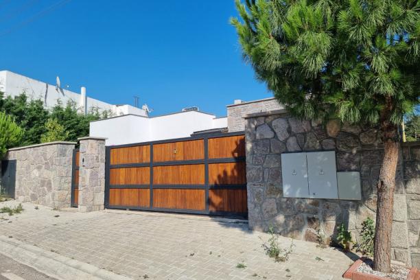 3+1 Villa with Private Pool and Detached Garden in Konacik