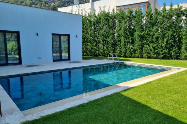 3+1 Villa with Private Pool and Detached Garden in Konacik