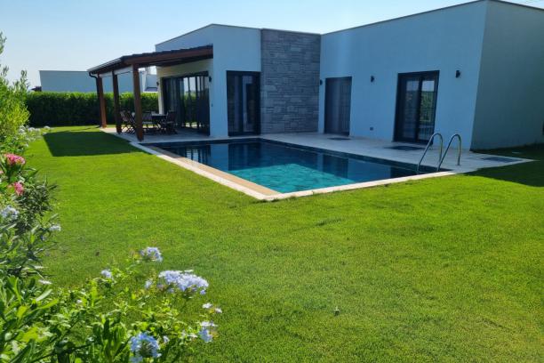 3+1 Villa with Private Pool and Detached Garden in Konacik