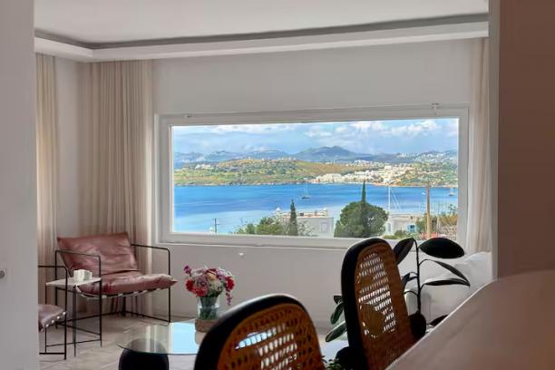 Villa for rent in Bodrum Center with private pool and sea view.