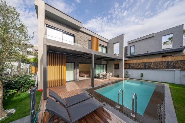 Bodrum Gumusluk 4+1 Villa for Rent with Private Pool