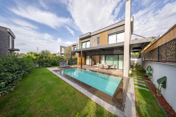 Bodrum Gumusluk 4+1 Villa for Rent with Private Pool