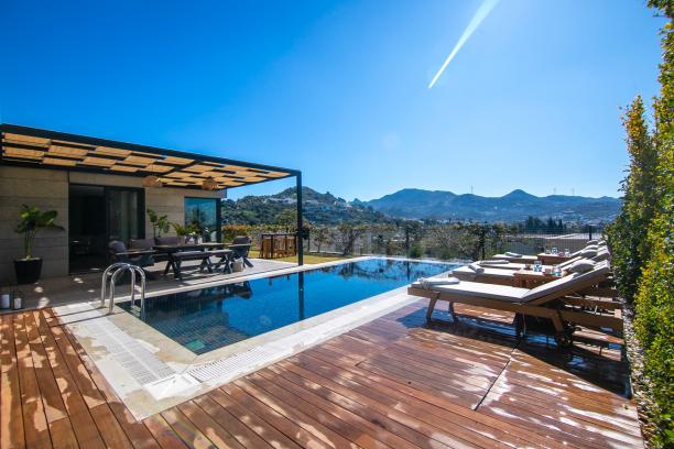 3+1 Single Storey Detached Villa with Sea View and Private Pool in Bodrum Yalıkavak