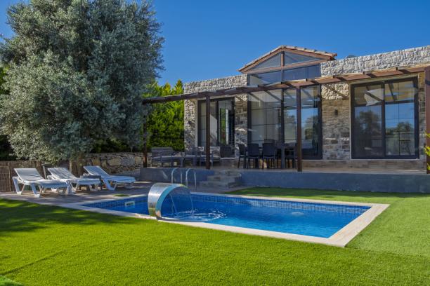 Stone House with Private Pool in Bodrum Yalıçiftlik
